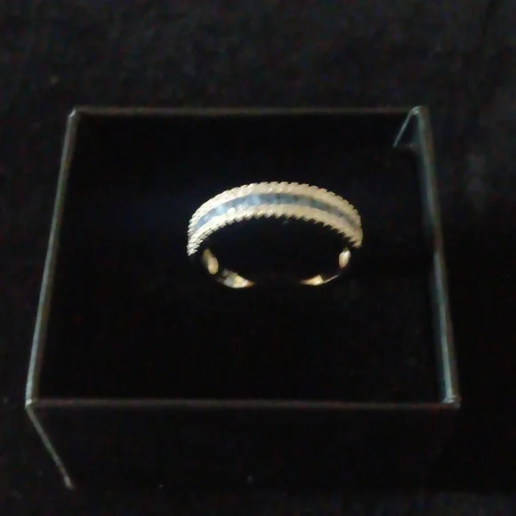 3mmSaphire Ceylon Genuine Channel Set Adorned With Genuine White Saphires NEW - Picture 2 of 8